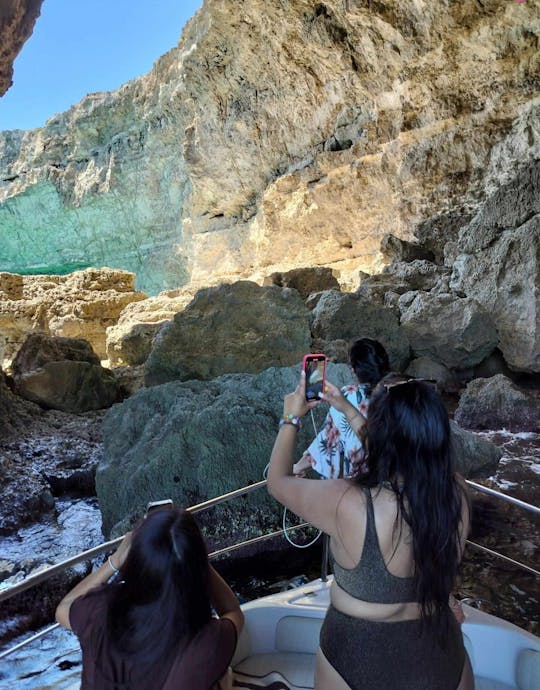 Explore as joias escondidas de Malta com nossa lancha Bluline de 21 pés