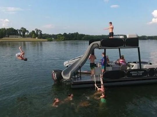 ¡Pontón con tobogán y trampolín! en Lake Tahoe - 4 horas