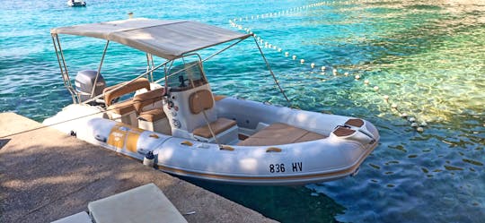 Skippered Rental - Flyer 575 Rigid Inflatable Boat in Hvar