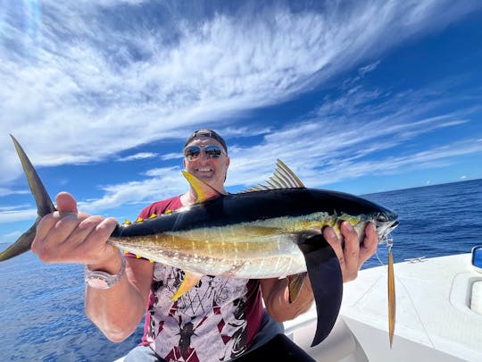 Console central para pesca e mergulho com snorkel em torno de baa, raa e atol de Lhaviyani