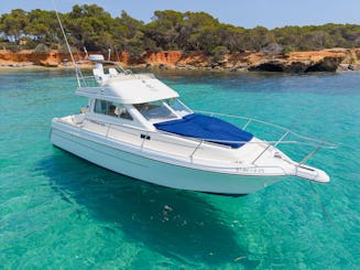 Cruise Fast & Smooth on the 600hp Rodman 900 Yacht