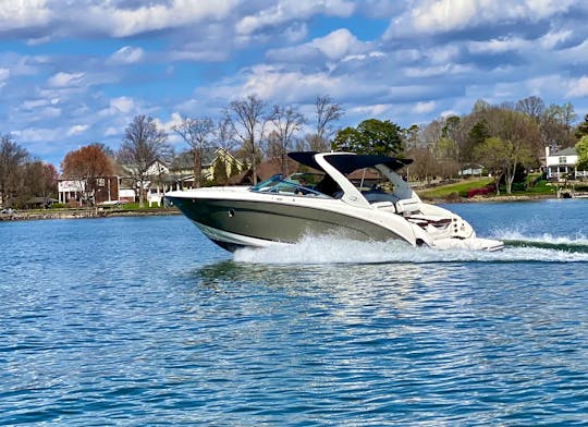 32ft regal 3200 all-inclusive yacht (captained) - Lake Norman!