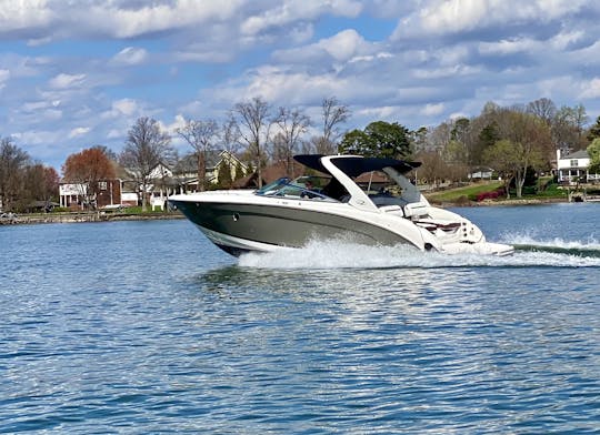 32FT ALL-INCLUSIVE YACHT RENTAL (CAPTAINED) - LAKE NORMAN