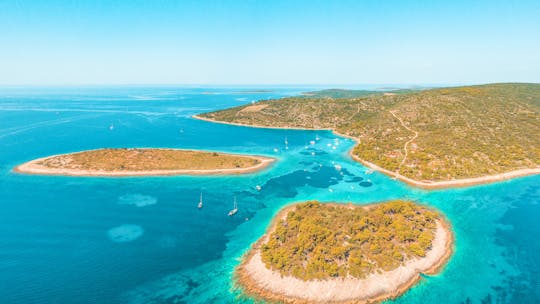 Brač, Šolta & Blue Lagoon: Unique Island Escape with Drinks & Shipwreck included