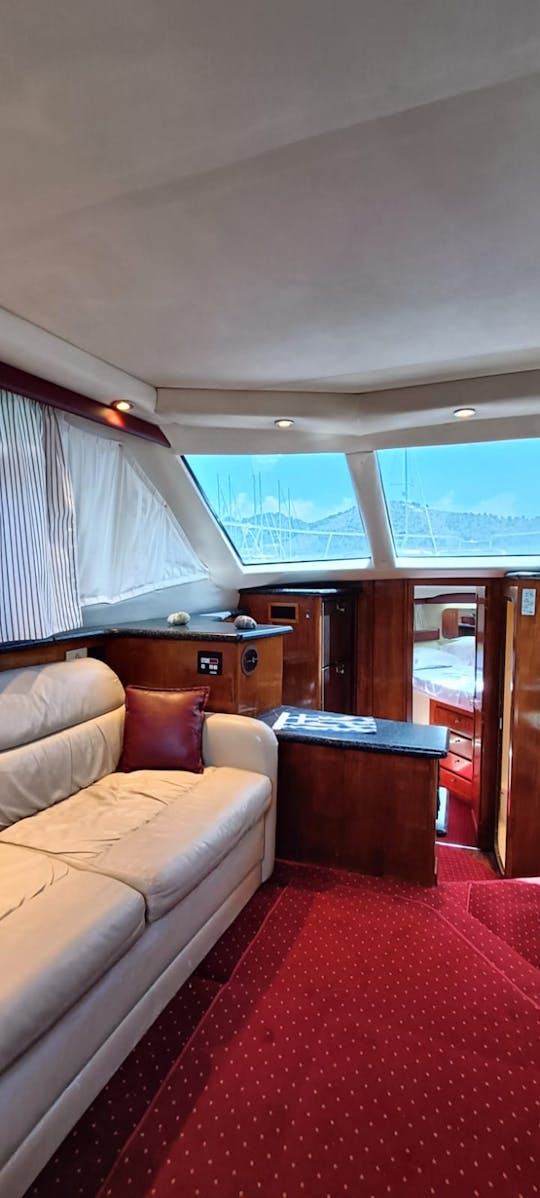 118ft Carver 356 Aft Cabin Motor Yacht