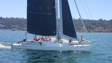 Passeie no Reynolds 33 - Pure Catamarã à Vela na Baía de San Diego