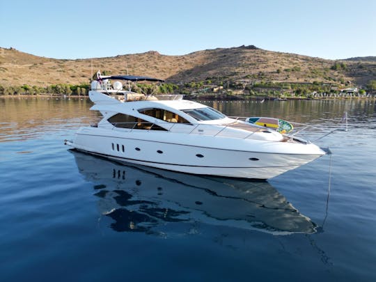 Yate a motor de lujo Sunseeker 60 para 10 personas en Bodrum