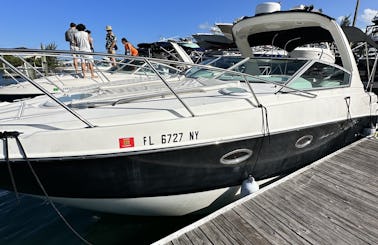 31ft Maxum SE Yacht for Rent in Downtown Miami