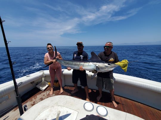 Yacht de pêche Hatteras de 67 pieds à action réelle pour les grands groupes !