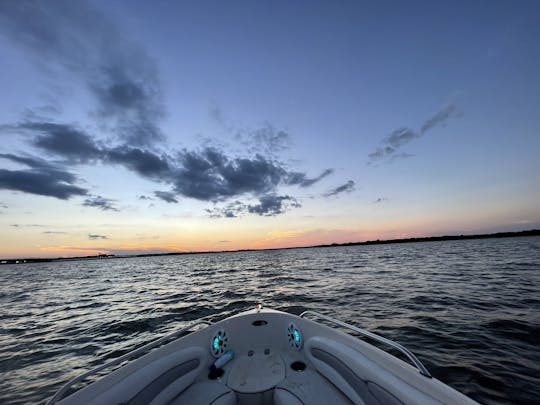 ***Location de Bowrider sur le lac Lewisville***