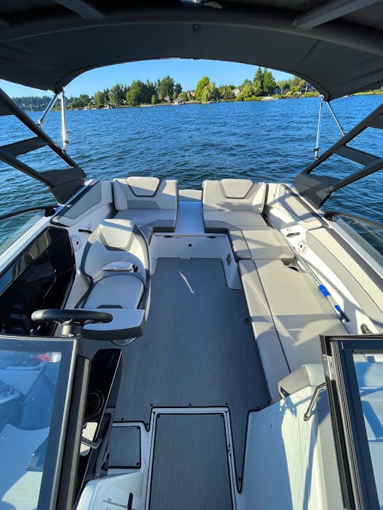 Brand New AR220 - Gas/Captain Included. Lake Washington and Surrounding areas.