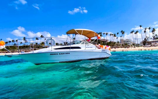 Private yacht in Bavaro Punta Cana. Snorkeling and pool natural.
