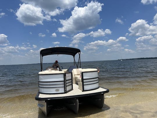 2022 27FT Coach Pontoon with 250hp Honda outboard!