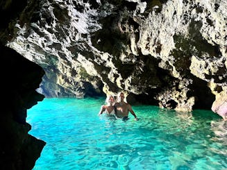 Visite de la grotte de la réserve marine inexplorée, plongée avec tuba et saut de falaise en kayak