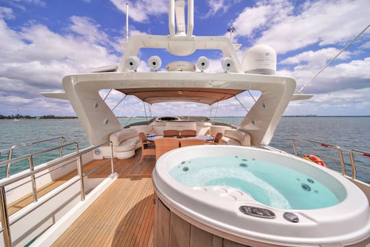 105ft Azimut Mega Yacht – Luxury on the Water