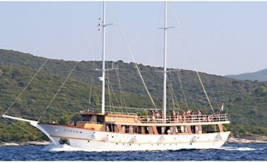 Charter 98' Vjeko Gulet in Split, Croatia
