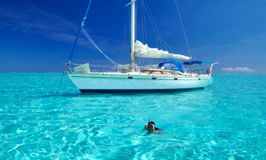 Tahiti Sailing Charter - Huahine - French Polynesia