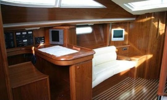 Iate à vela de luxo Charter Sun Odyssey 49