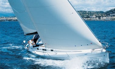 Iate à vela Charter Oceanis 37 na Itália