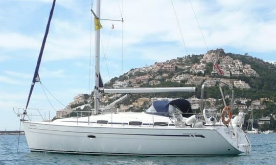 Charter a Bavaria 37 Cruiser for 8 People in Stockholm County, Sweden