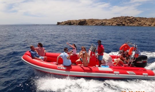 Location de Rib Boat à Mykonos, en mer Égée