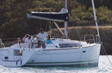 2012 Beneteau 31 Sailboat Rental British Virgin Islands