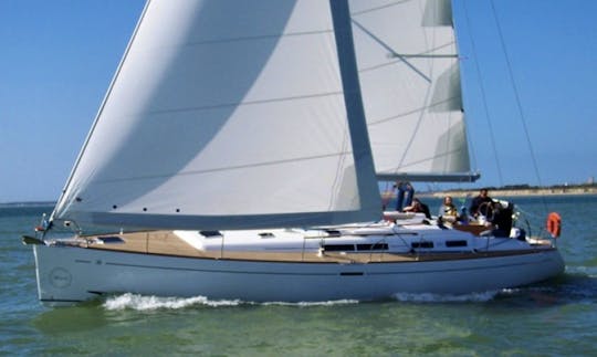 Charter 8 People Dufour 455 Sailboat in Tuscany