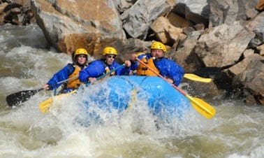 Rafting em águas brancas em Kremmling, Colorado