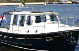 Kent 27 Motor Yacht Rental in Terherne