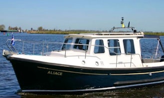 Rent a 27' Kent Motor Yacht in Friesland, Netherlands for 2 people