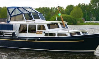 Pikmeer 1100 Motor Yacht Rental in Terherne