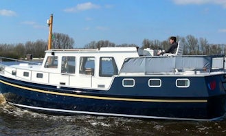 36' Motor Yacht Rental in Terherne - Multivlet 1100