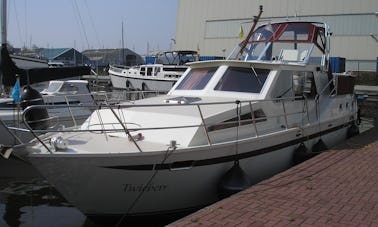 Charter "Twieberr' Motor Yacht in Friesland, Netherlands for up to 6 people
