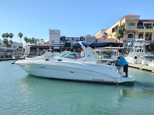 Yate Sea Ray Sundancer de 32 pies para alquilar en Cabo San Lucas, México