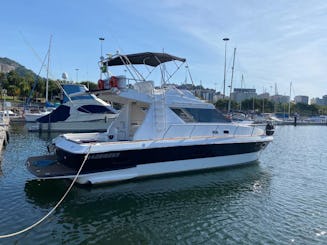 36ft Dreams Oceanic Motor Yacht Rental in Rio de Janeiro, Brazil