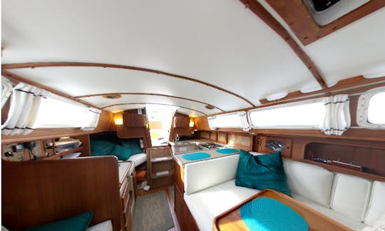 41ft Sailing Crusing Monohull Charter on ''White Lake'' Michigan, USA.