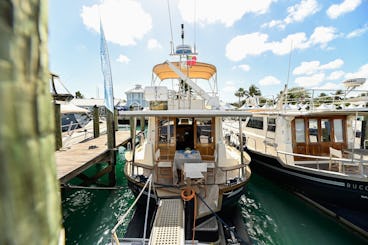 Private Sunset Yacht Cruise 