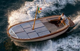 23' Classic Gozzo Boat in Campania, Italy for 8 person