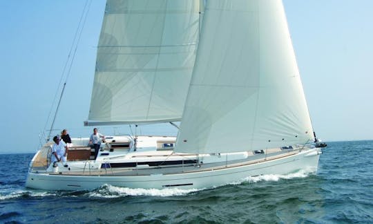 Charter a Dufour 450 Grand Large - TREVI - Base Ponta Delgada and Base Horta, Azores