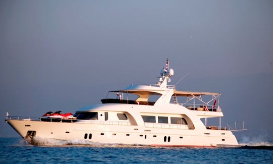 Azmim Motor Yacht Rental in Bodrum