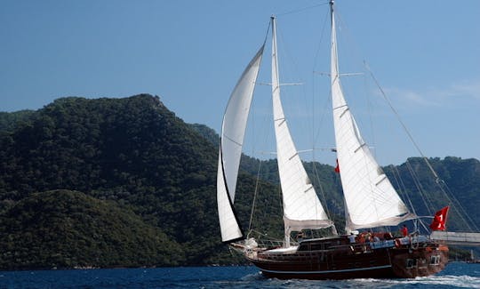 Charter Yucebey in Turkey