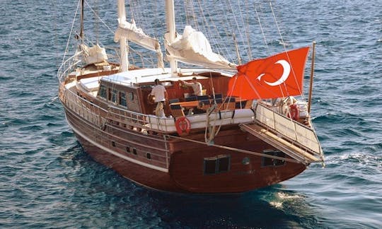 Charter Yucebey in Turkey