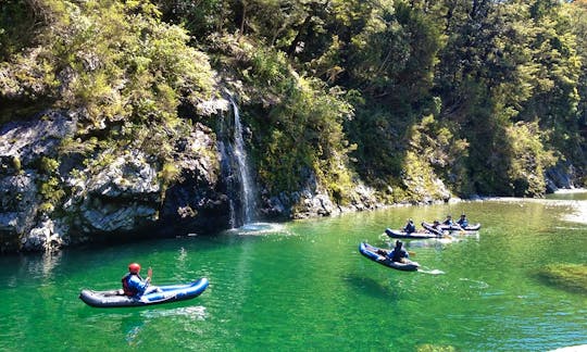 Kayak and Raft Trips on Pelorus River in New Zealand