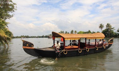 Alquiler de barcos por el canal en Alappuzha