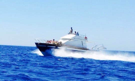 Charter 39' Posillipo Antigua Cuddy Cabin Boat In Gallipoli, Italy