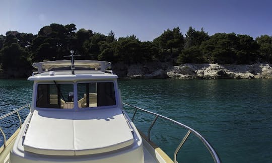 Croatian 23' Center Console Charter in Dubrovnik