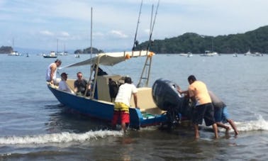 Alquiler de botes deportivos para pescadores de 28 pies en Guanacaste, Costa Rica