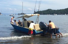 28ft Sport Fisherman Boat Charter in Guanacaste, Costa Rica
