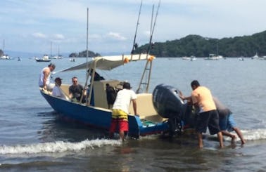 28ft Sport Fisherman Boat Charter in Guanacaste, Costa Rica