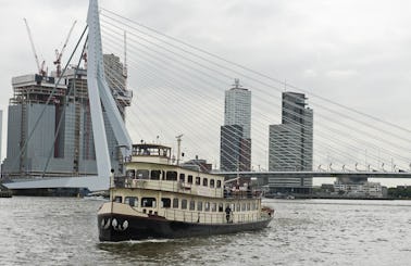 Boat Tour Rotterdam Harbour / Departure at the "Boompjeskade 123" in Rotterdam